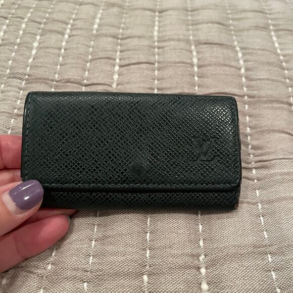 Louis Vuitton Accessories - Louis Vuitton LV 4 Key Holder Black Leather Authentic COA